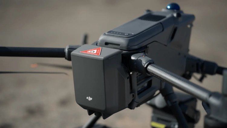 dji-ap100-spadochron-matrice-400-7 (1)-beafoto.webp