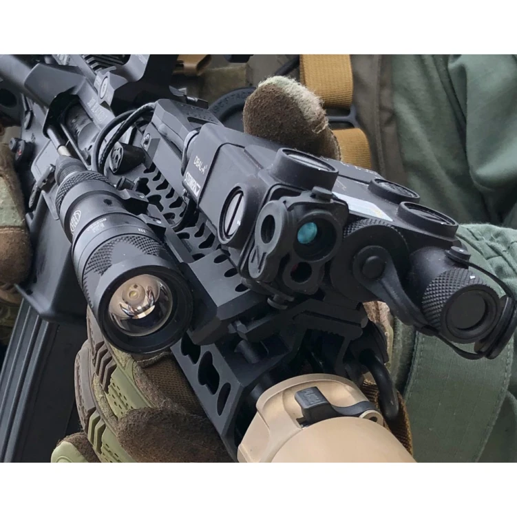 Montaż UNITY Tactical Fusion Micro Hub na szynę Picatinny CZARNY