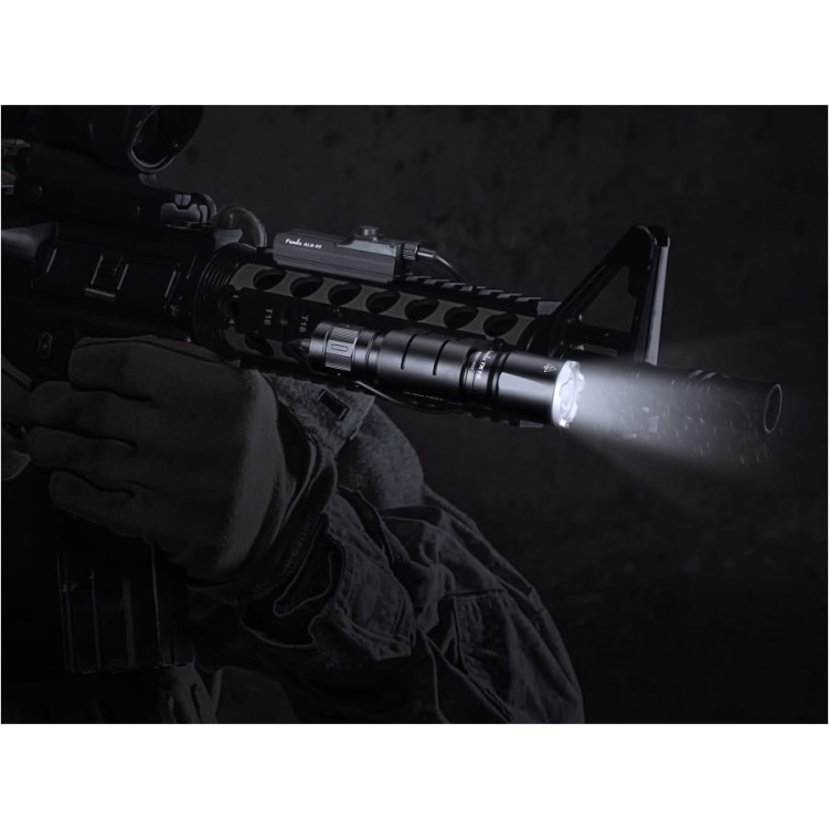 Latarka taktyczna Fenix TK16 V2.0