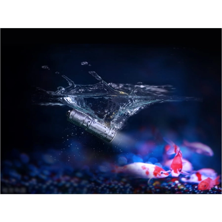 Latarka Fenix E02R czarna