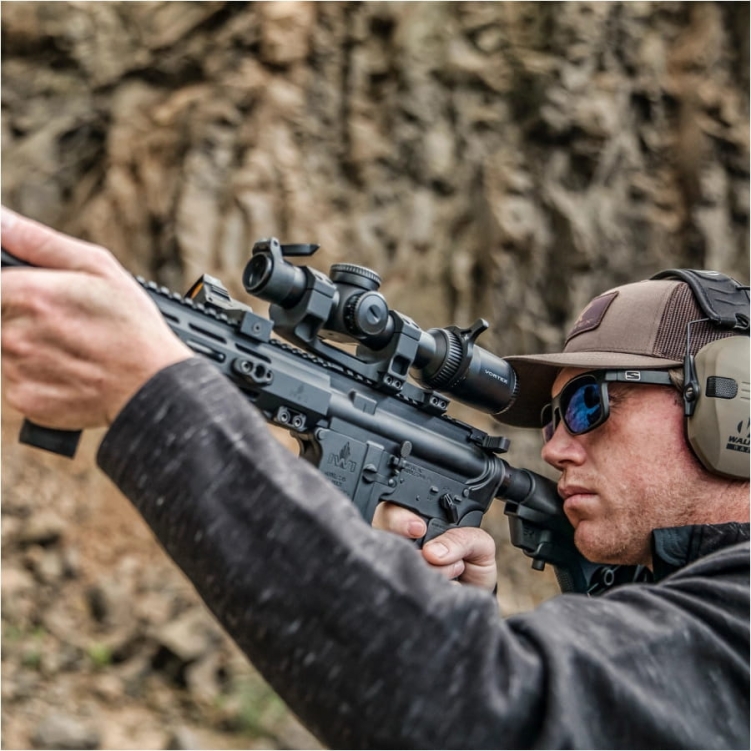 Vortex Strike Eagle 1-8x24 30 mm EBR-8