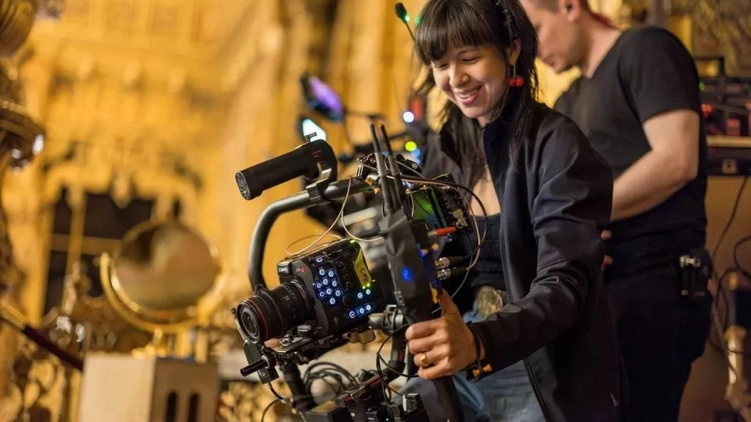 eos-c400_video-production-elevated_683bc648972d4c818f32b3b5d96cbd83_wynik.jpg