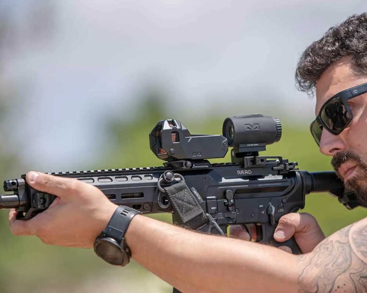 Kolimator trytowy Meprolight M22 Day/Night siatka 3 MOA Tringle Red