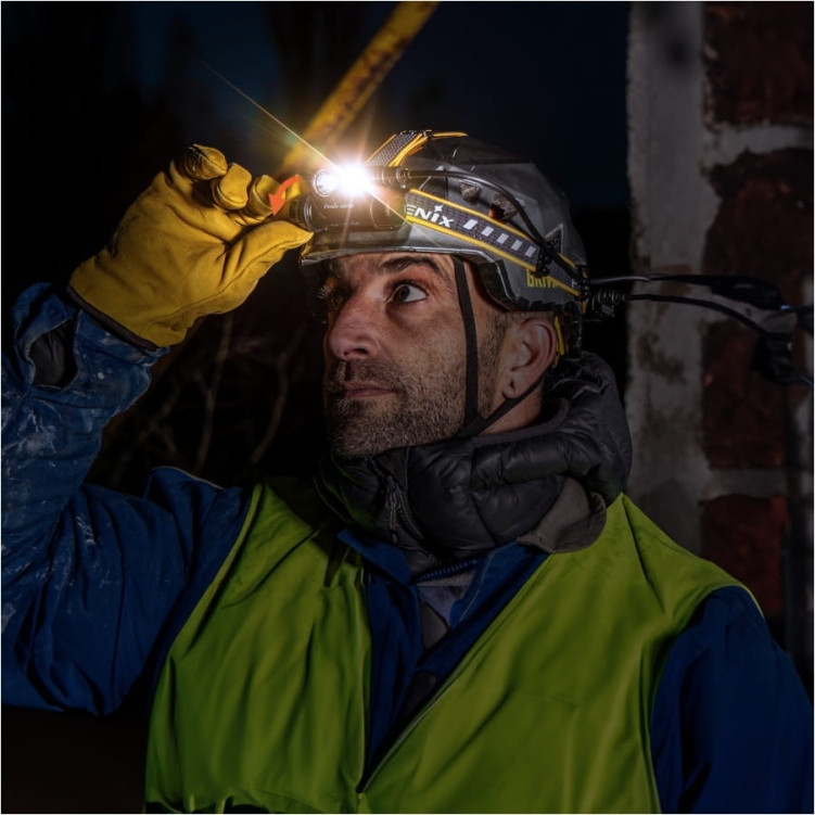 Latarka czołowa Fenix HM75R