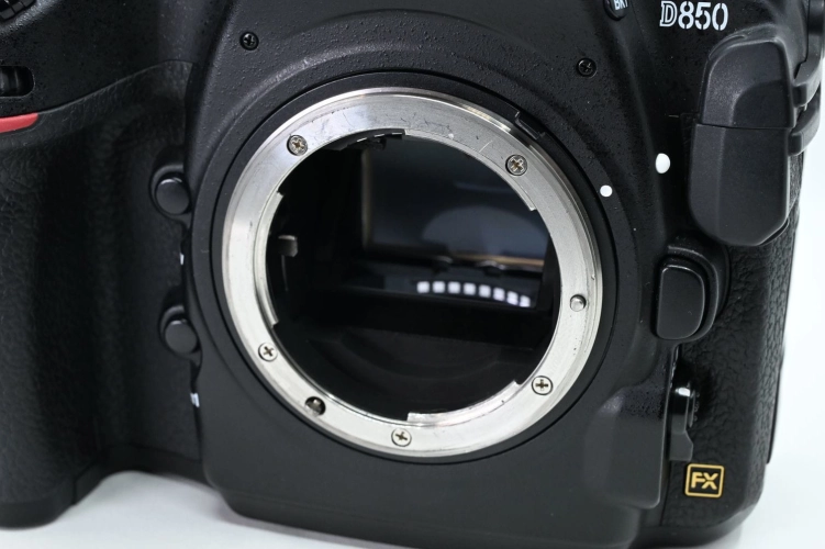 Nikon D850 body UŻYWANY + wężyk spustowy Nikon MC-20 GRATIS