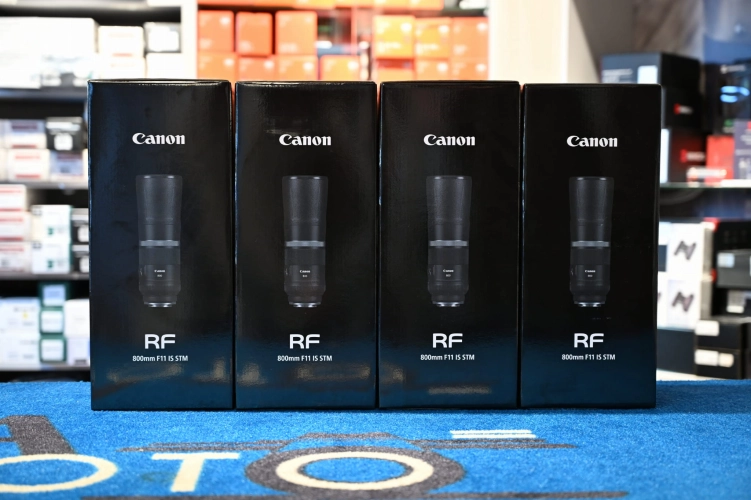 Obiektyw-Canon-RF-800-f11-IS-STM.JPG