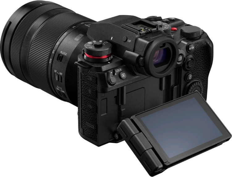 S1RII + Lumix S 24-105mm f/4