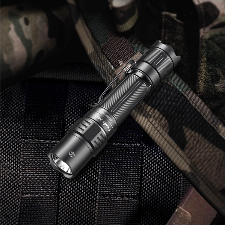 Latarka taktyczna LED Fenix PD35R