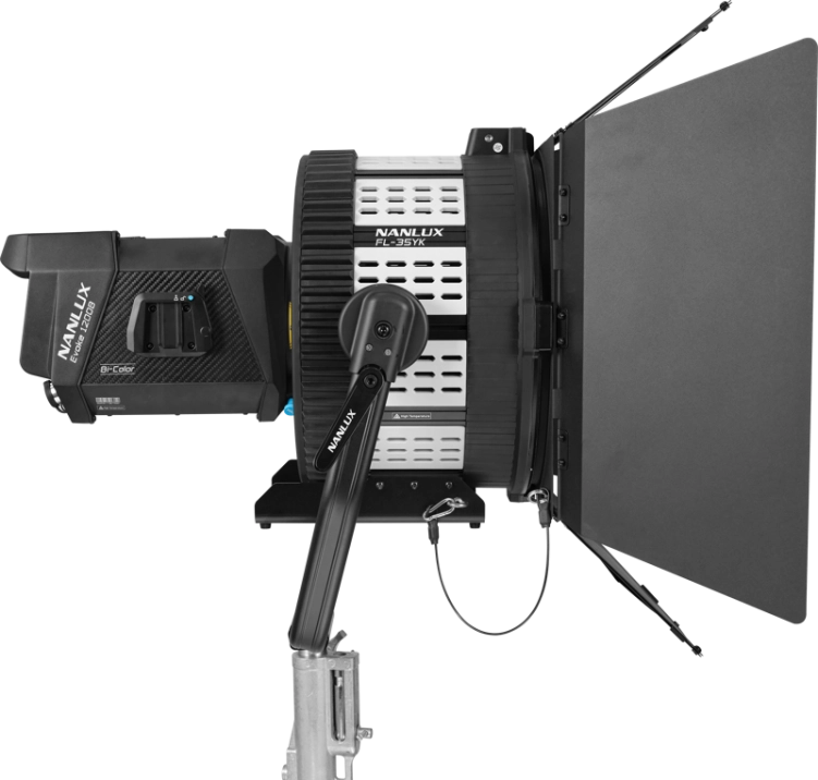 Lampa Nanlux Evoke 1200B z FL-35YK i walizka transportowa