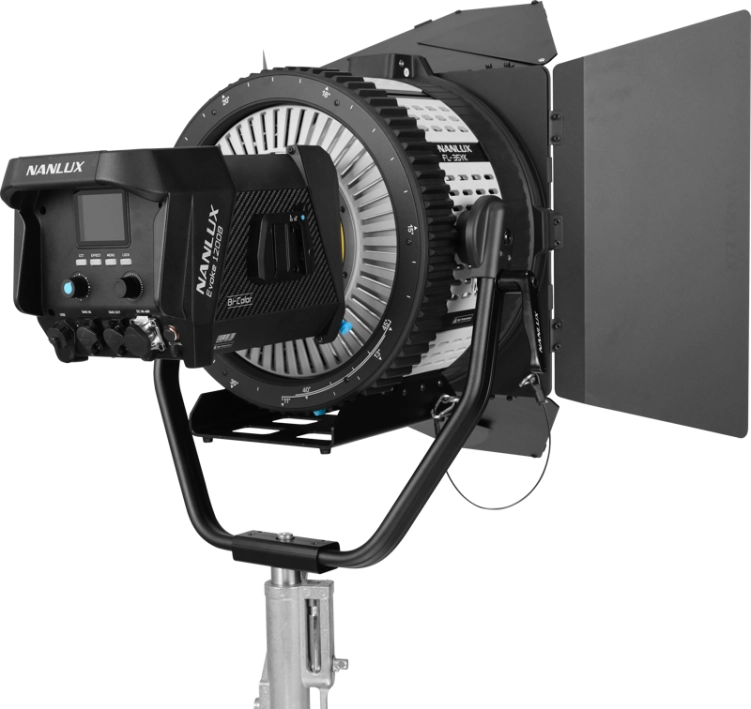 Lampa Nanlux Evoke 1200B z FL-35YK i walizka transportowa