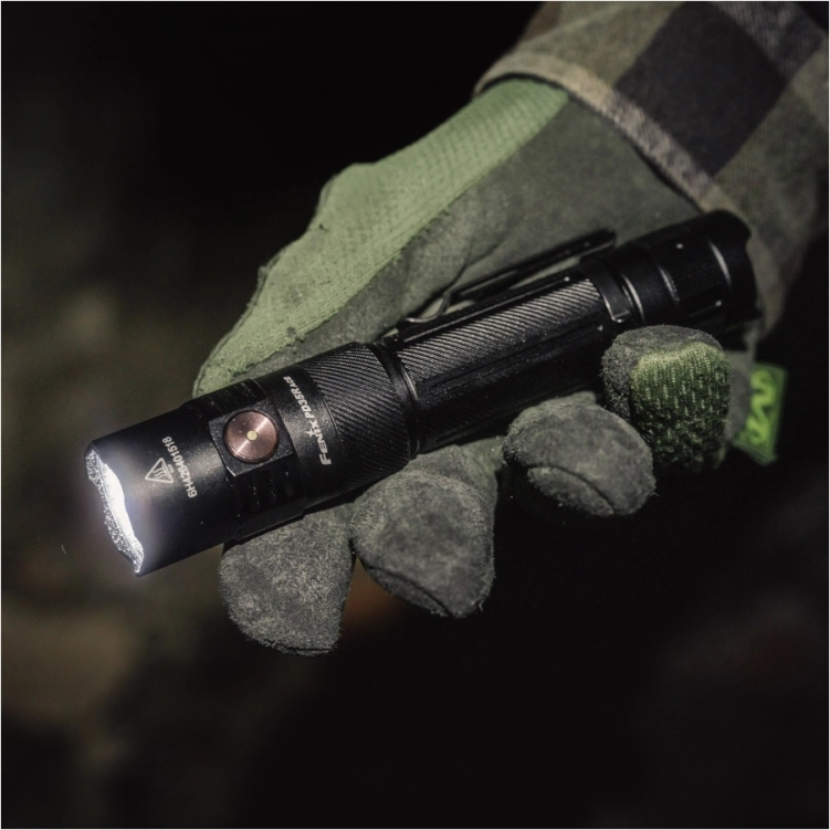 Latarka taktyczna LED Fenix PD35R ACE