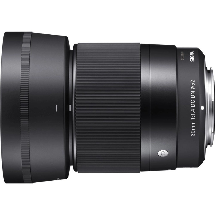 Sigma C 30 mm f/1.4 DC DN Sony E