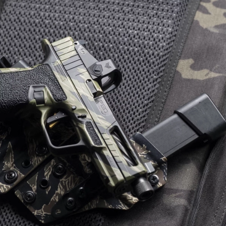 Swampfox-Optics-Otwarty-kolimator-pistoletowy-Liberty-II-1x24-3R-Czerwona-kropka-3-MOA-FMC