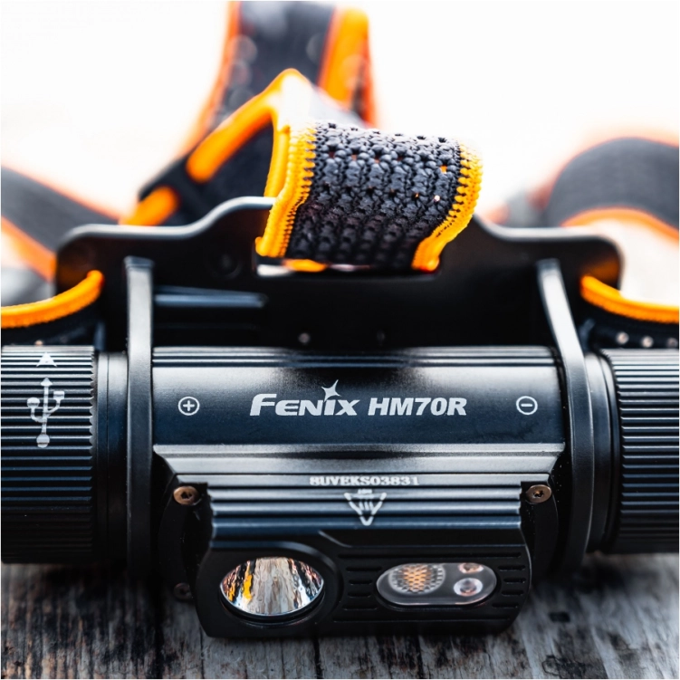 latarka-czolowa-fenix-hm70r