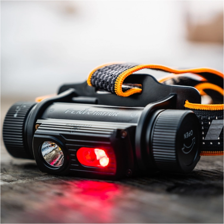 latarka-czolowa-fenix-hm70r