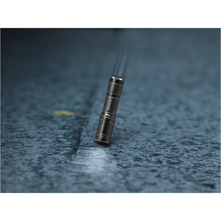 latarka-led-fenix-e01-v2-0-czarna