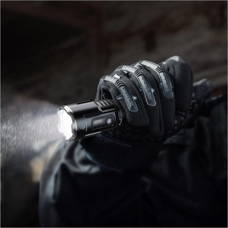 latarka-led-fenix-tk25r