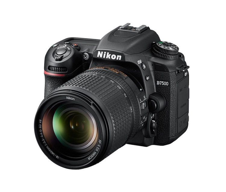 Nikon D7500 + AF-S DX NIKKOR 18-140 VR