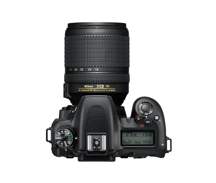 Nikon D7500 + AF-S DX NIKKOR 18-140 VR
